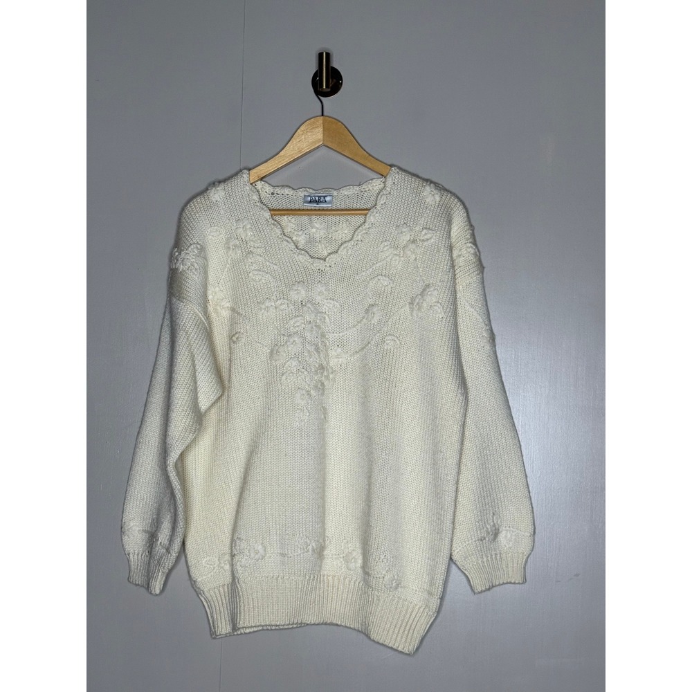 Vintage Inspired Cream Floral Embroidered Knit Sweater Scallop Neck PARA M